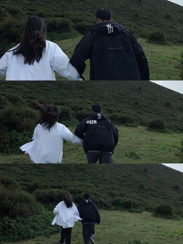 情侣牵手奔跑图片唯美 两个人牵手奔跑的图片