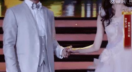 情侣牵手动图 情侣浪漫图片