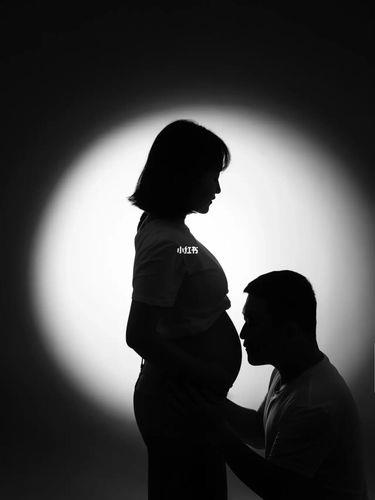 情侣孕妇照图片 孕妇夫妻照片创意照片