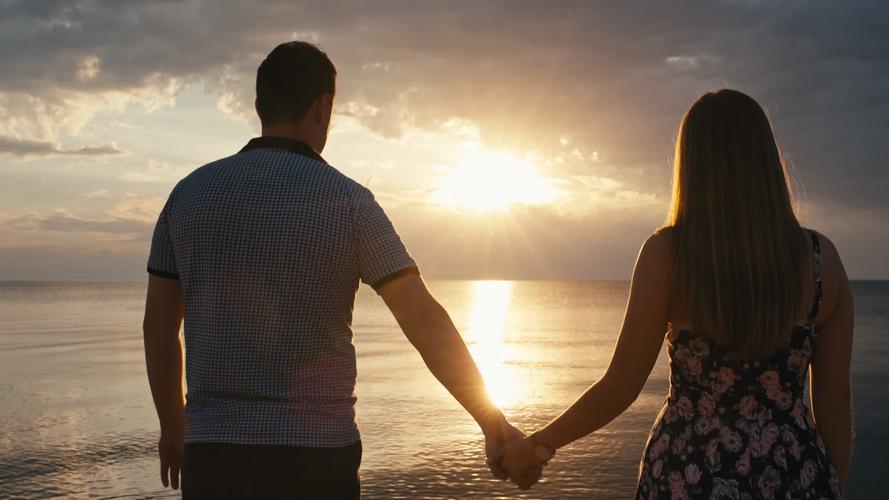 情侣图片海边 海边情侣背景图