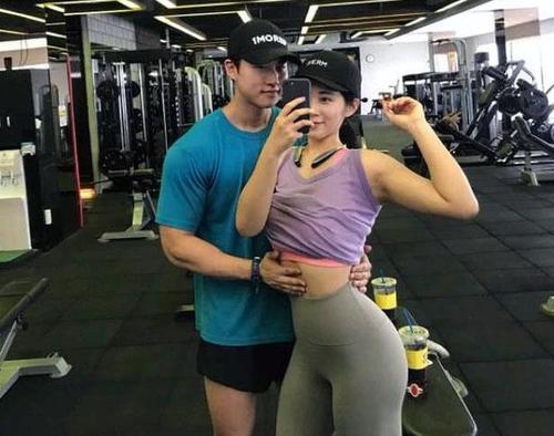 情侣健身图 情侣健身拍照
