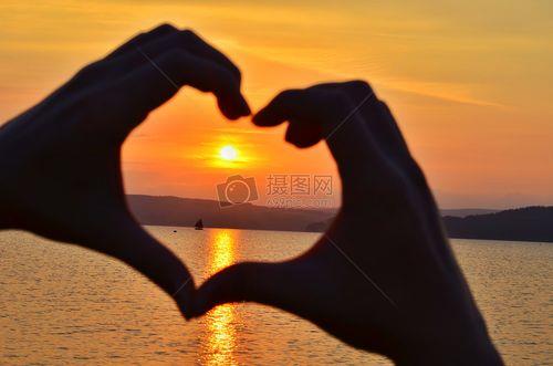 爱人情侣图片 情侣间的图片