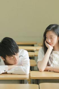 校园情侣图片清新唯美 好看情侣图片唯美