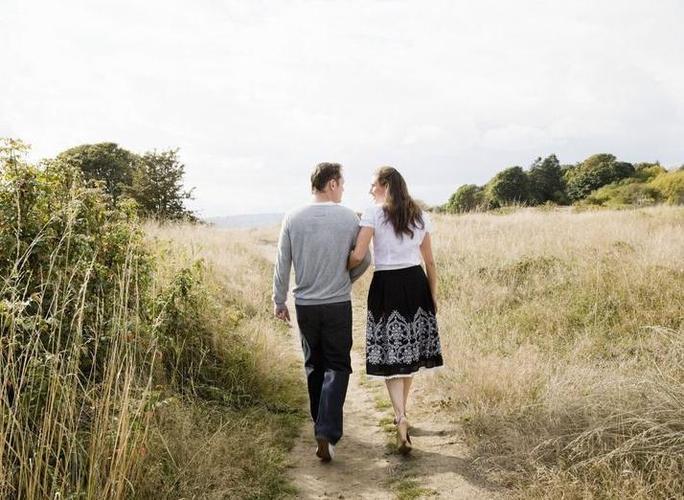 情侣背影图片大全唯美图片大全 情侣的背影图片唯美