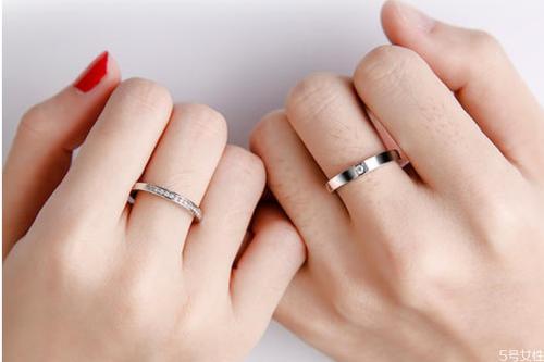 情侣怎么戴戒指图 情侣戒指戴哪个手指