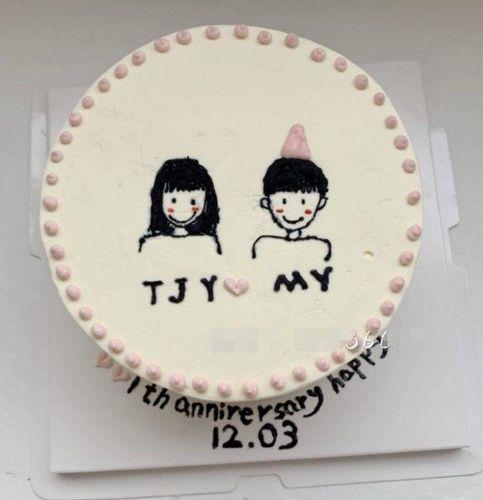 情侣蛋糕图片简约 情侣做蛋糕的图片