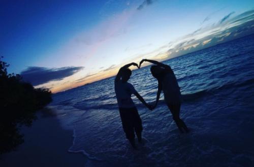 情侣说说秀恩爱配图 情侣动态说说秀恩爱图片