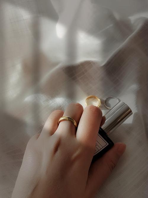 晒情侣戒指图片 情侣戒指照片