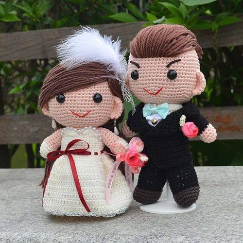 情侣布娃娃图片大全 小女孩拿着布娃娃的情侣头像