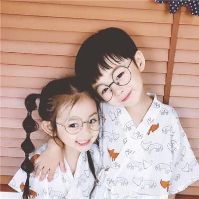 情侣小孩图片 小孩情侣图片大全可爱萌萌高清图片