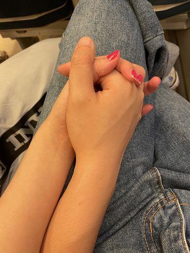 情侣牵手的图片真实 情侣牵手图片真实照片