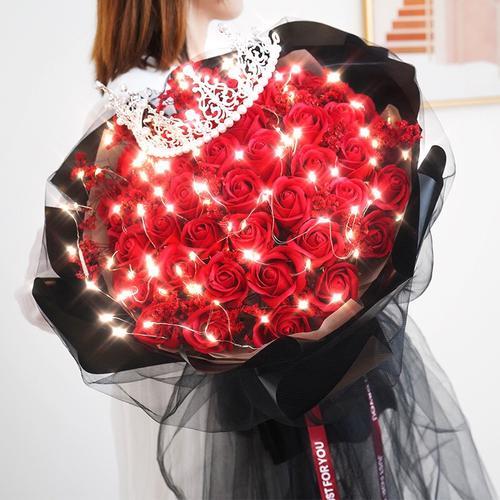 情侣礼物图片真实 情人节情侣图片