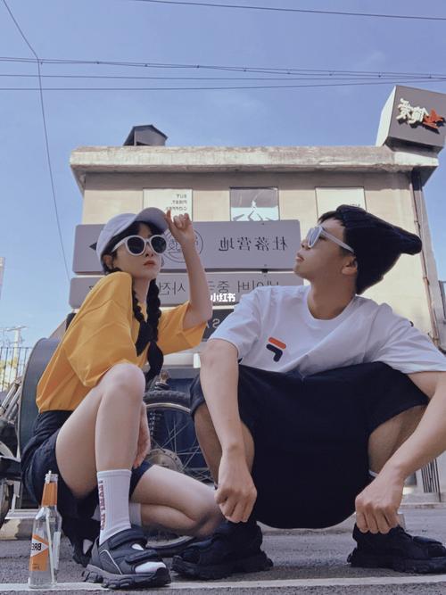 情侣拍照姿势创意图片 适合情侣拍照的姿势