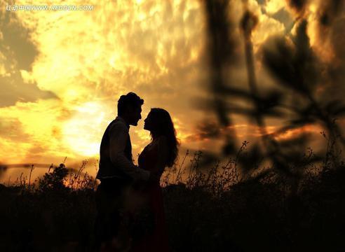 情侣夕阳图片唯美意境图片 夕阳图片风景情侣
