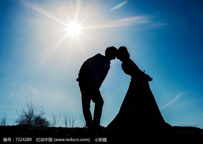 情侣太阳图片 阳光情侣图片