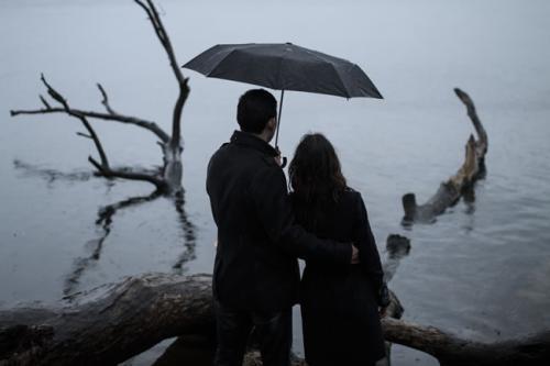 雨天情侣图片 雨中情侣图片唯美