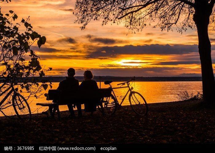 夕阳下情侣图片 浪漫夕阳图片唯美情侣