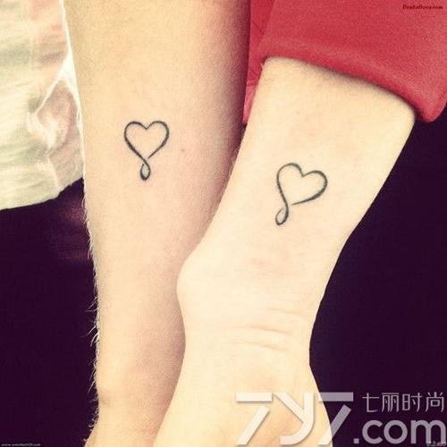 图案情侣 情侣图案卡通