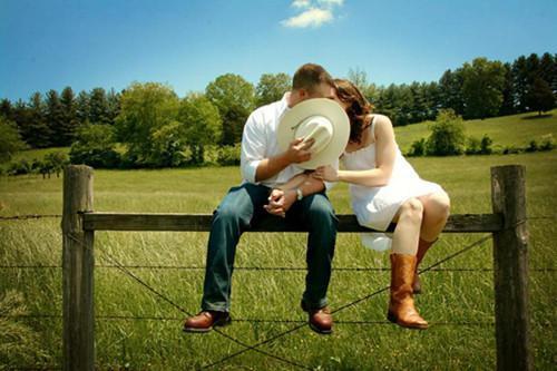 情侣早安吻图片 情侣间早安亲密问候图片大全