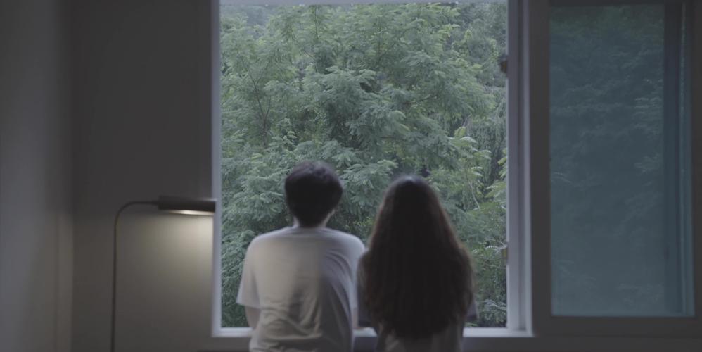 情侣看风景的图片 情侣背景图