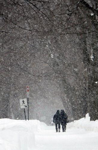 大雪中的情侣图片 下雪情侣的图片大全