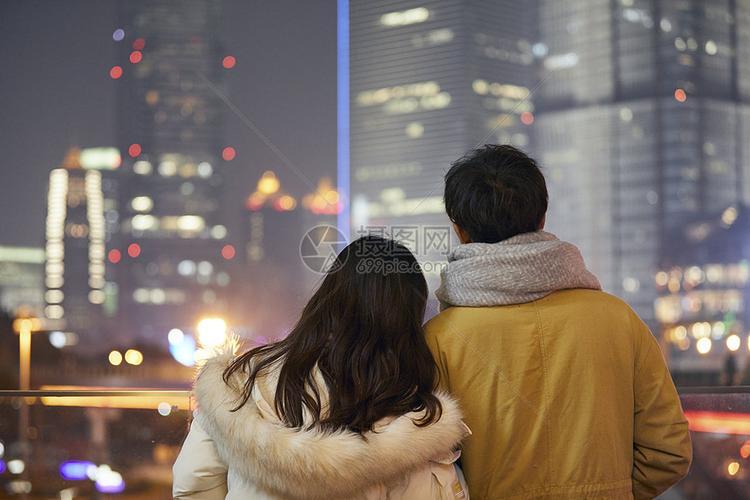 情侣夜晚背影图 情侣头像夜晚背影