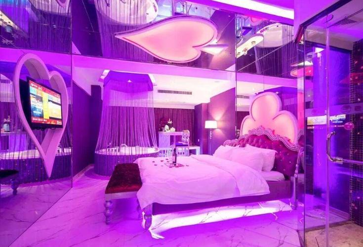 情侣房图片 情侣卧室图片