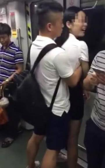 情侣亲热图 热恋情侣图片