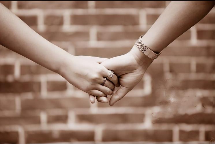 情侣纪念日配图 情侣一周年纪念日配图