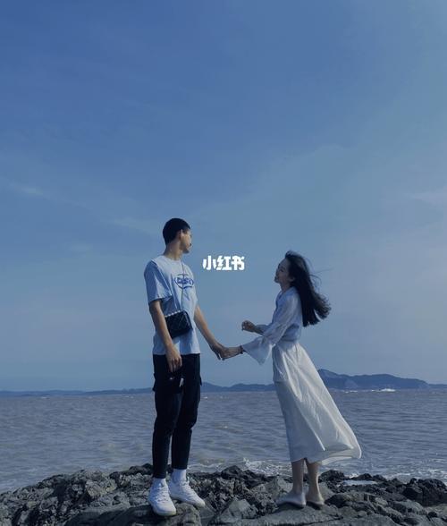 海边浪漫情侣图片 情侣海边漫步唯美图片