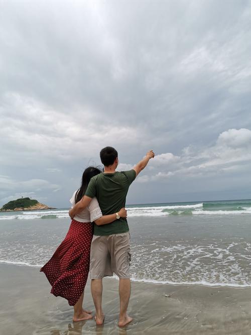 海边浪漫情侣图片 情侣海边漫步唯美图片