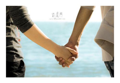 海边浪漫情侣图片 情侣海边漫步唯美图片