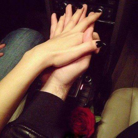 情侣十指紧扣图片 牵手图片情侣十指紧扣真实