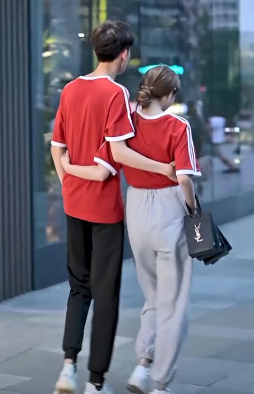 一米七和一米五情侣图 一米七五和一米五五的情侣图片