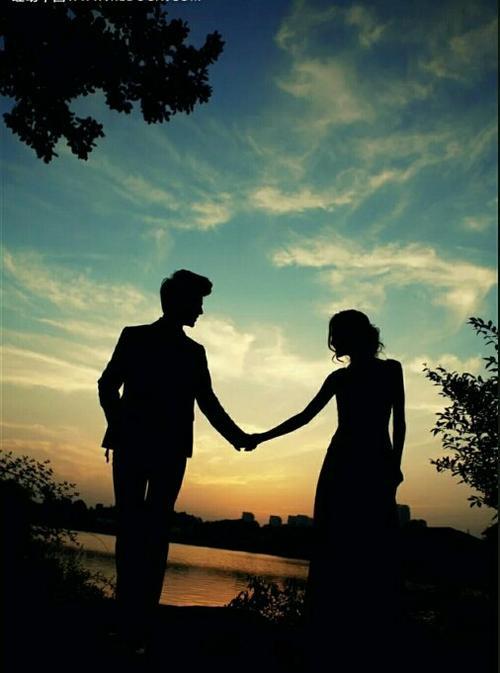 情侣牵手背影图片唯美 图片情侣两个人牵手背影唯美