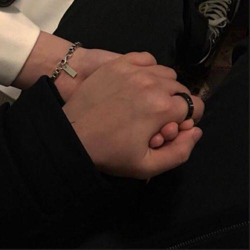 情侣牵手真实图片 情侣牵手图片真实照片