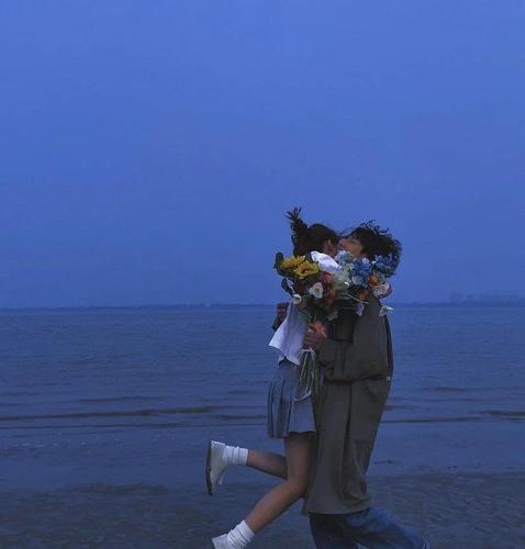 情侣拥抱图片大全真实 拥抱的图片大全情侣