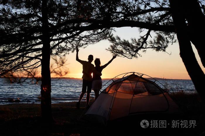 情侣旅行图片 情侣图片风景