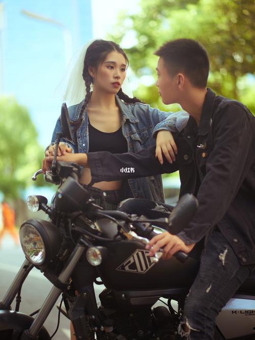 机车情侣图片 情侣机车霸气图片大全