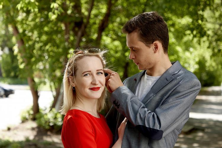 情侣亲密图 情侣间的亲密照