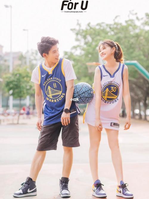 情侣打篮球图片 关于篮球的情侣图片
