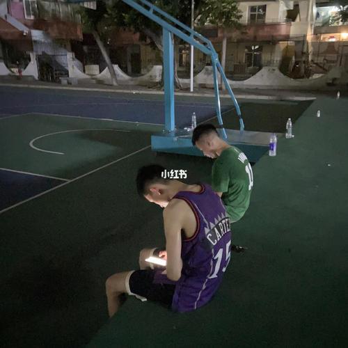 情侣打篮球图片 关于篮球的情侣图片