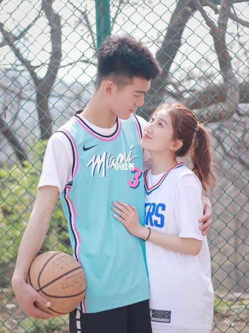 情侣打篮球图片 关于篮球的情侣图片