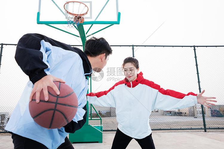 情侣打篮球图片 关于篮球的情侣图片