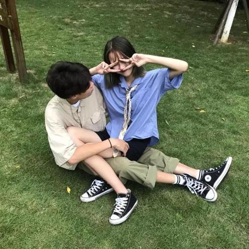 情侣见面图片 两人的图片情侣