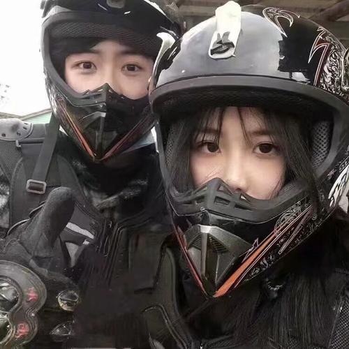 情侣机车图片 摩托车机车情侣图片