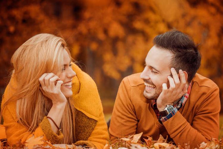 恋爱中的情侣图片 情侣图片