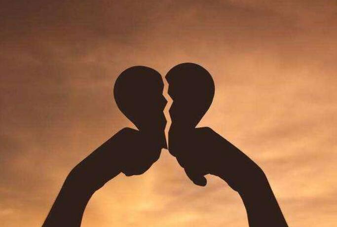 情侣分手心碎的图片 情侣分手后伤感图片大全