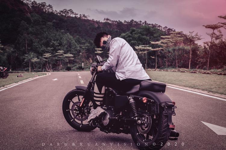 浪漫机车情侣图片 摩托车机车情侣图片