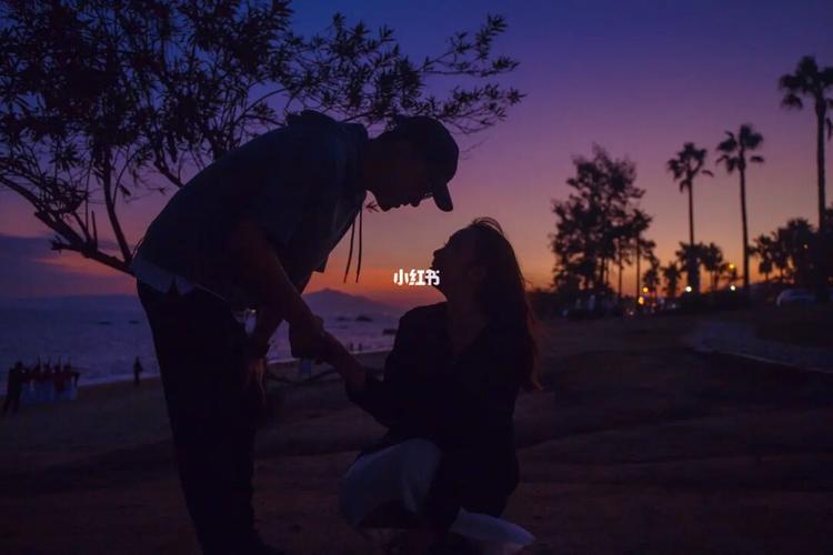 情侣看夕阳图片 浪漫夕阳图片唯美情侣